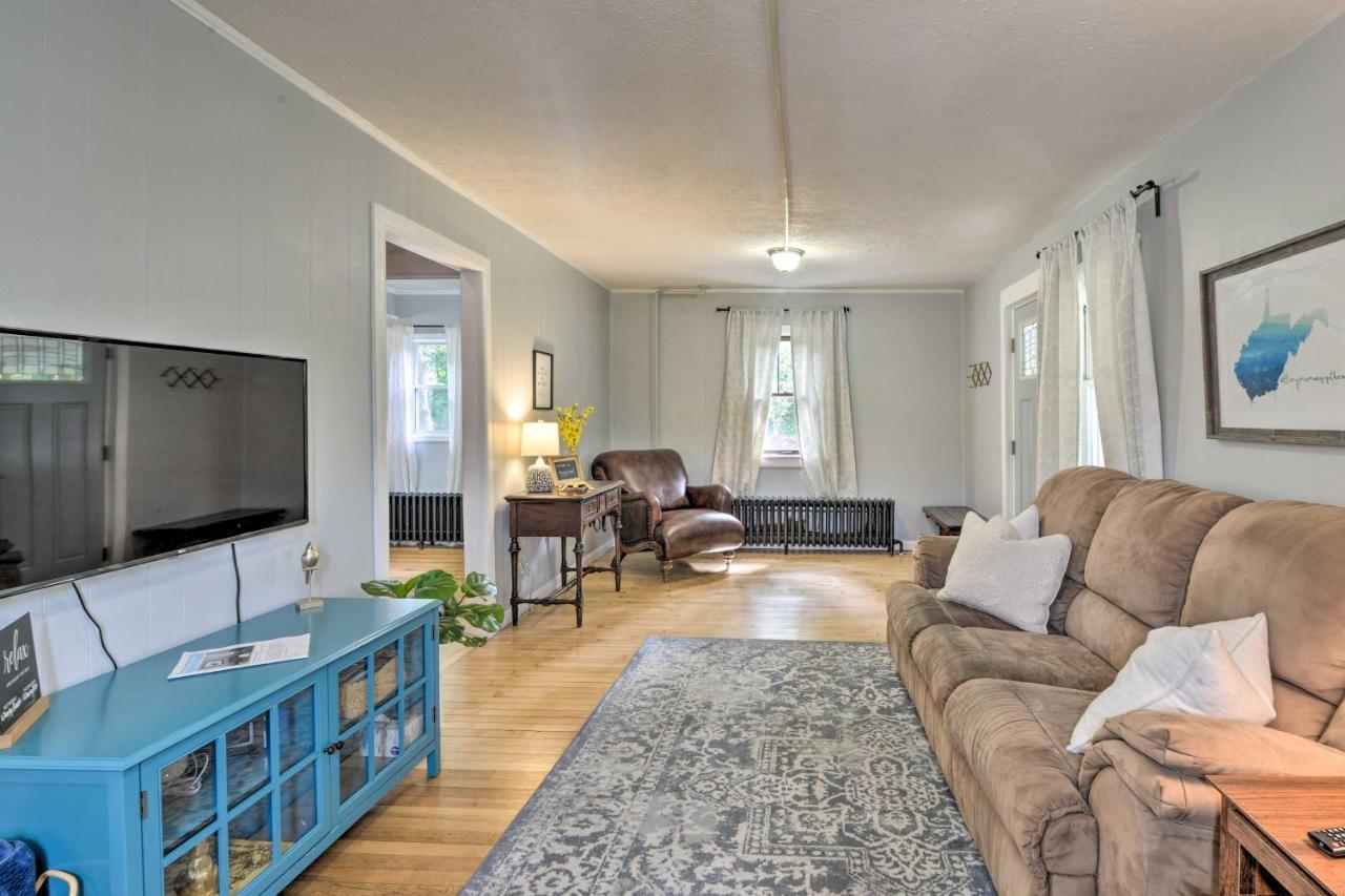Enchanting Family House With Balcony Less Than 3 Mi To Wvu! Morgantown Exterior photo