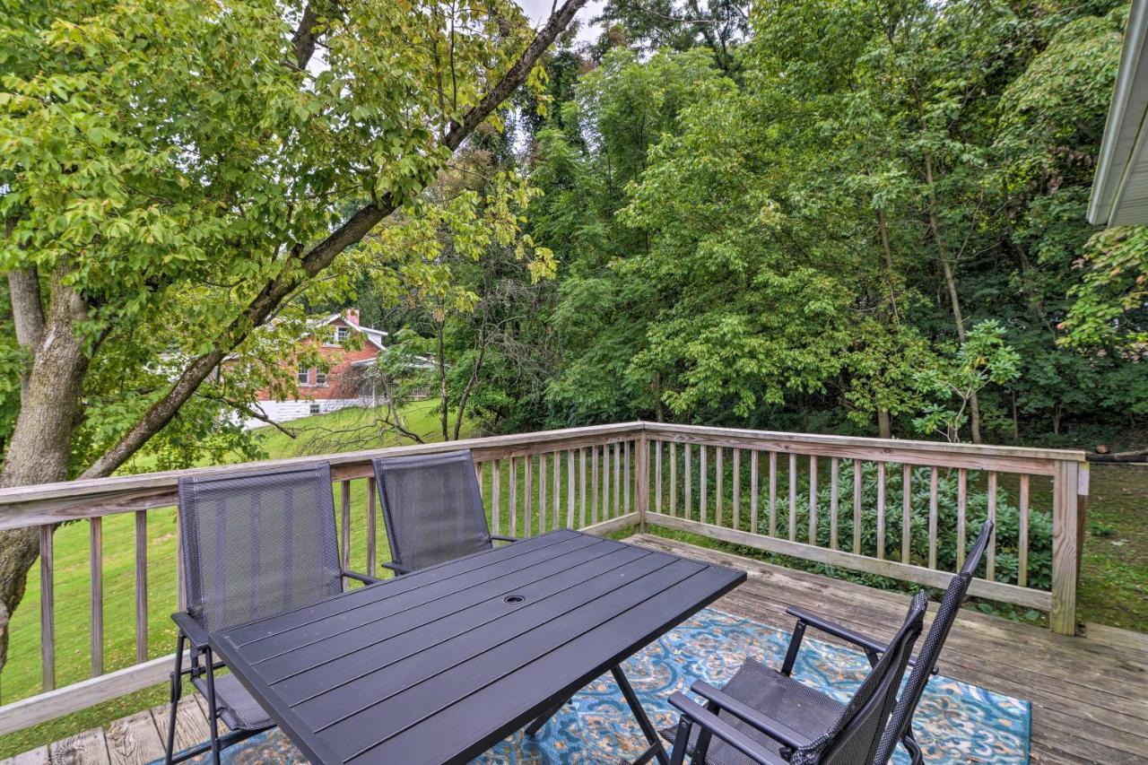 Enchanting Family House With Balcony Less Than 3 Mi To Wvu! Morgantown Exterior photo